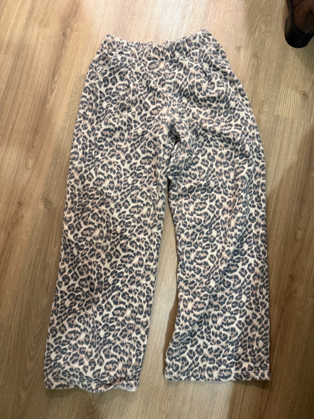 aerie Leopard Print Lounge Pants - Beige & Gray